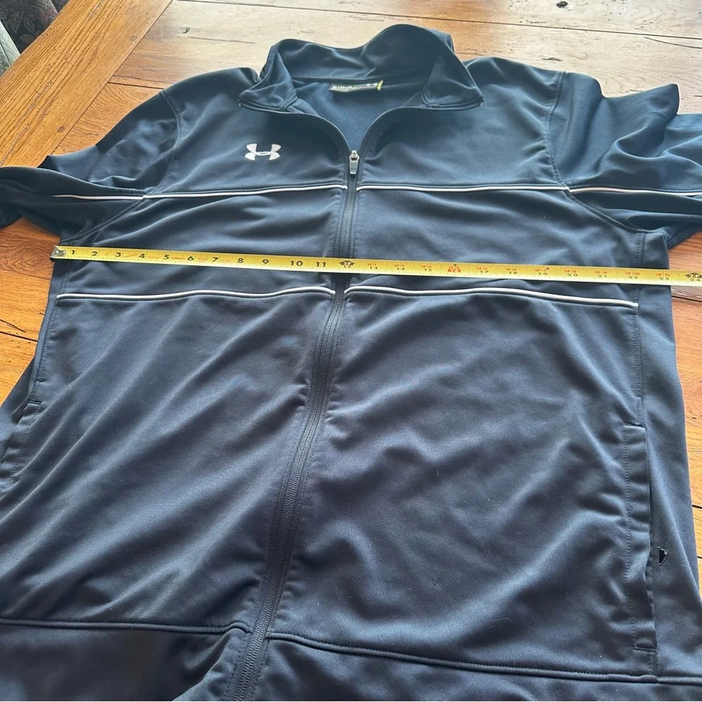 Men’s XL Under Armour Loose Fit Full Zip Knit Jacket